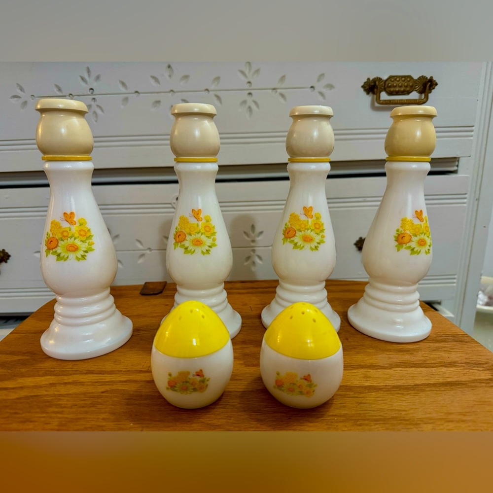 Avon candlesticks and matching salt&pepper shaker set 🌼